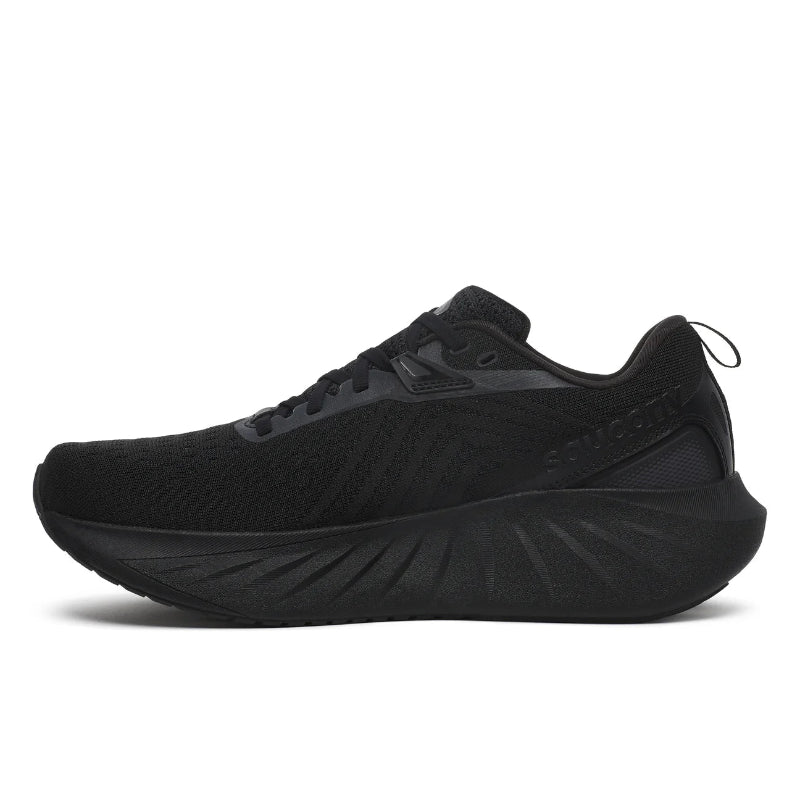Saucany Triumph 22 Triple Black  (UA Authentic Original)