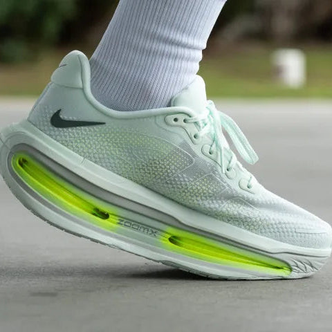 Nike Vomero Premium  Barely Volt Green