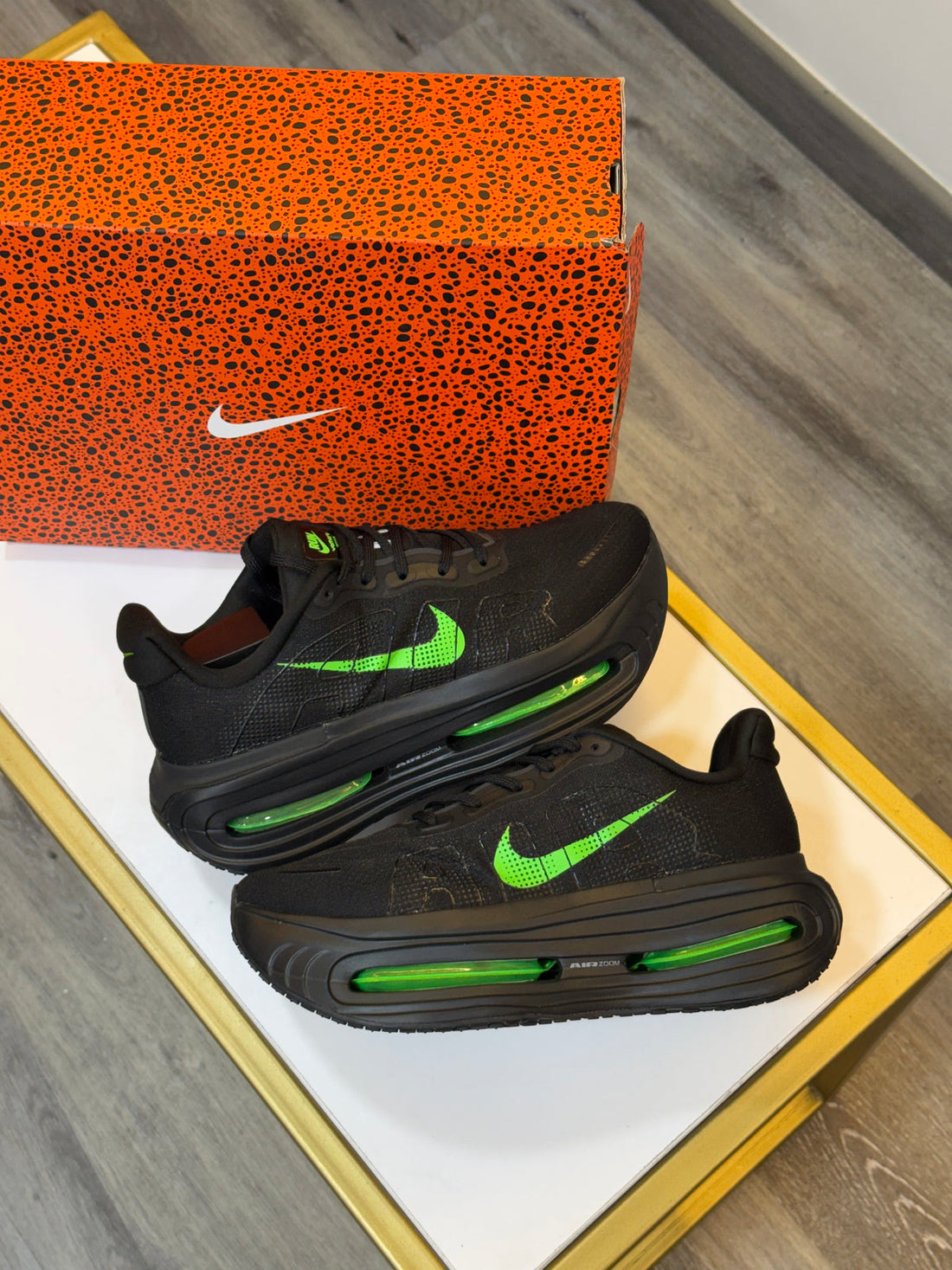 Nike Vomero Premium Black Volt